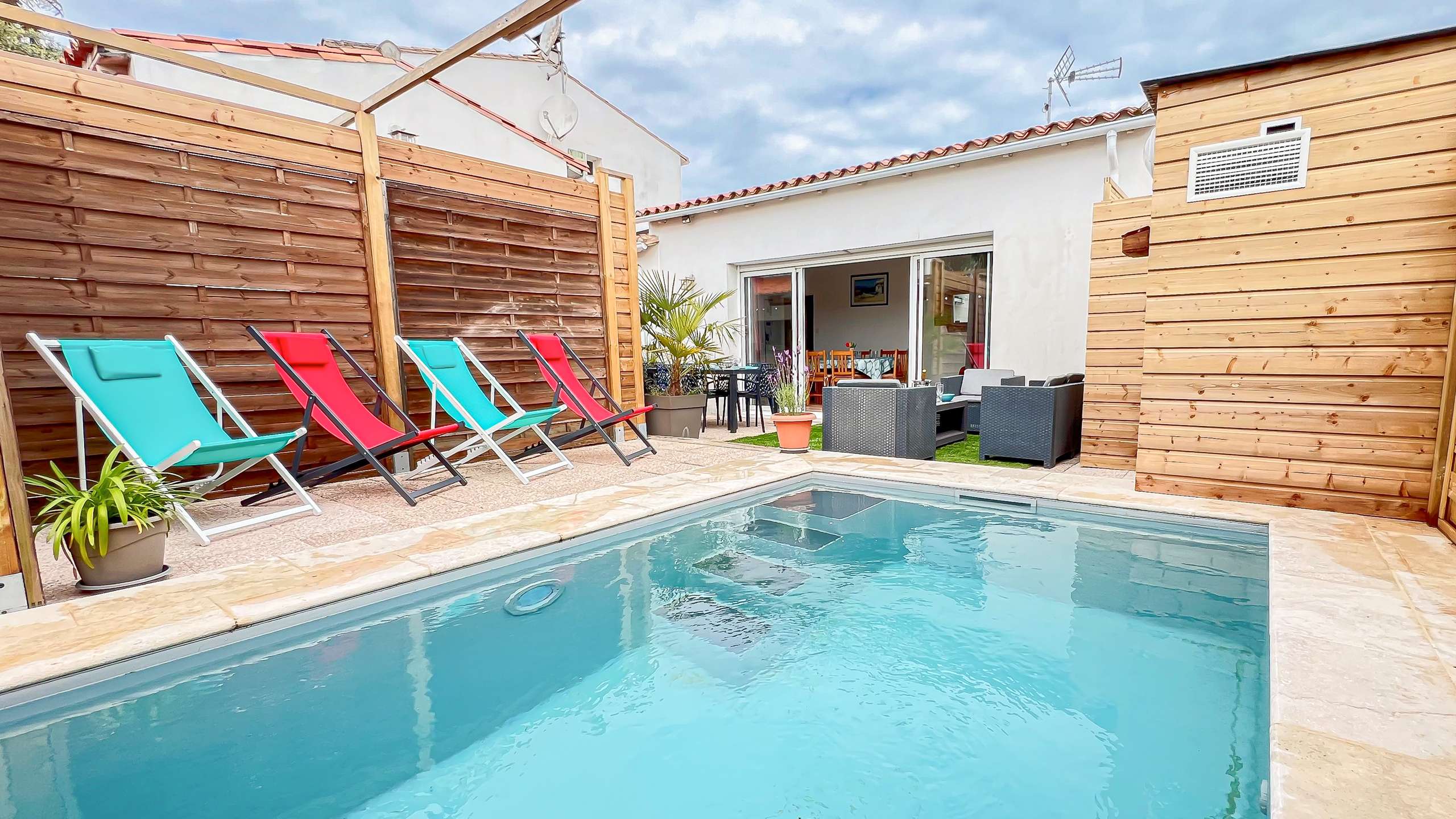 Photo 1 :  d'une maison située à Rivedoux-Plage, île de Ré.