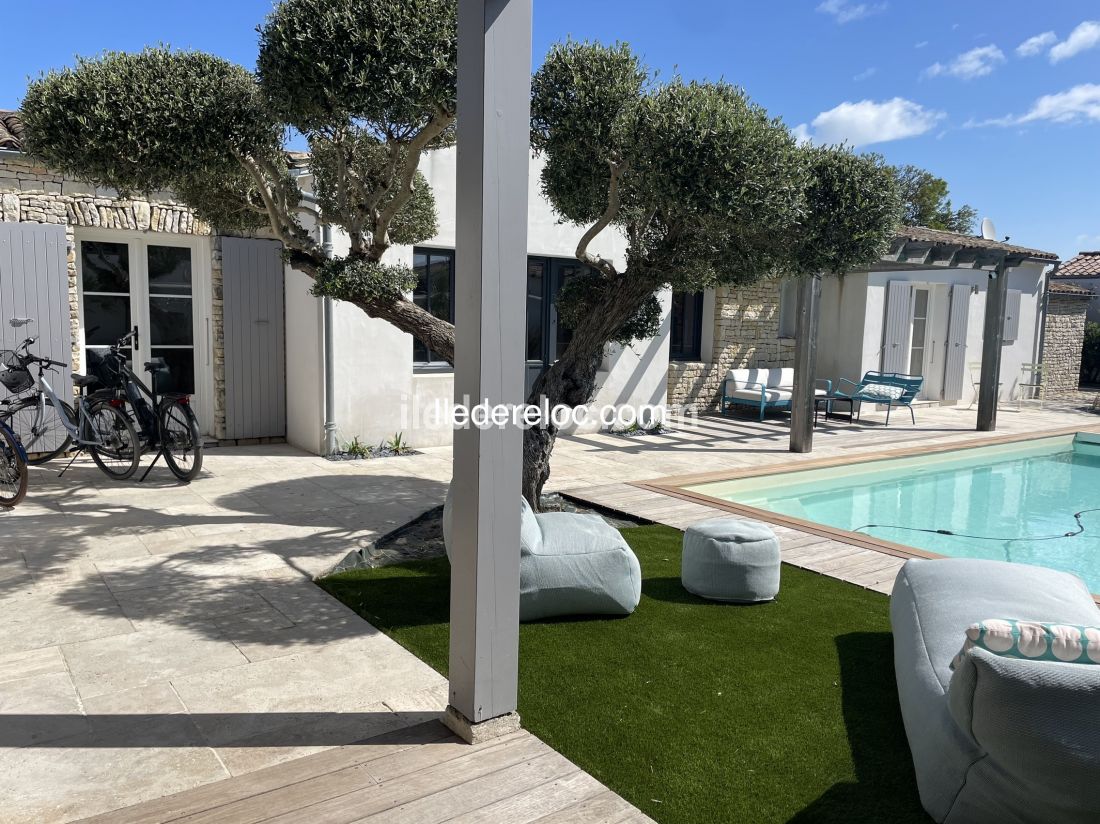 Photo 18 : PISCINE d'une maison située à Le Bois-Plage-en-Ré, île de Ré.