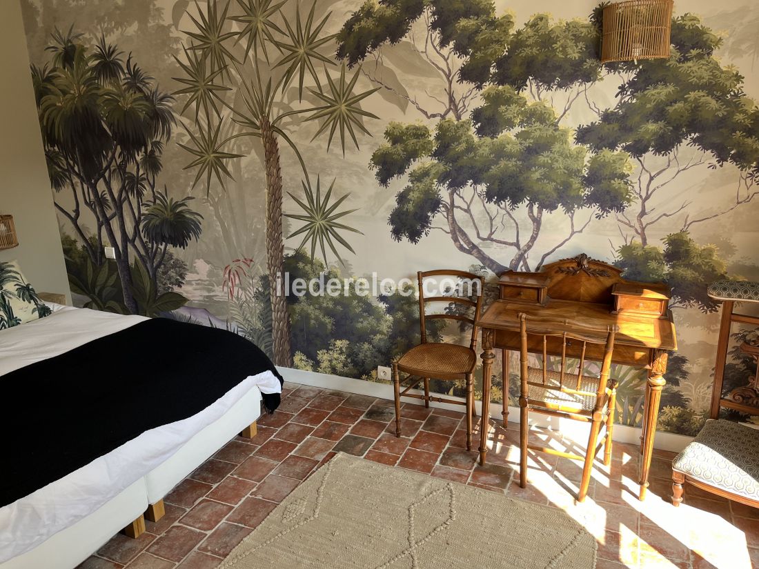 Photo 8 : CHAMBRE d'une maison situ&eacute;e &agrave; La Couarde-sur-mer, &icirc;le de R&eacute;.