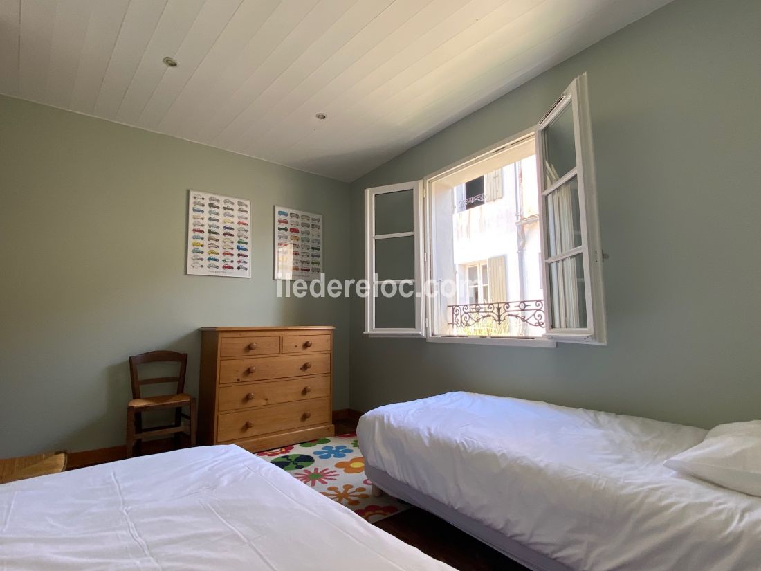 Photo 11 : CHAMBRE d'une maison situ&eacute;e &agrave; La Couarde-sur-mer, &icirc;le de R&eacute;.