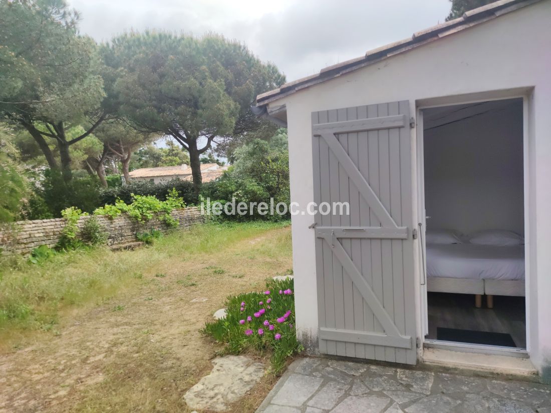 Photo 22 : EXTERIEUR d'une maison située à Le Bois-Plage-en-Ré, île de Ré.