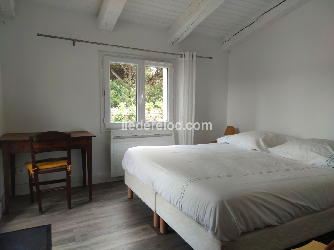 Photo 20 : CHAMBRE d'une maison située à Le Bois-Plage-en-Ré, île de Ré.