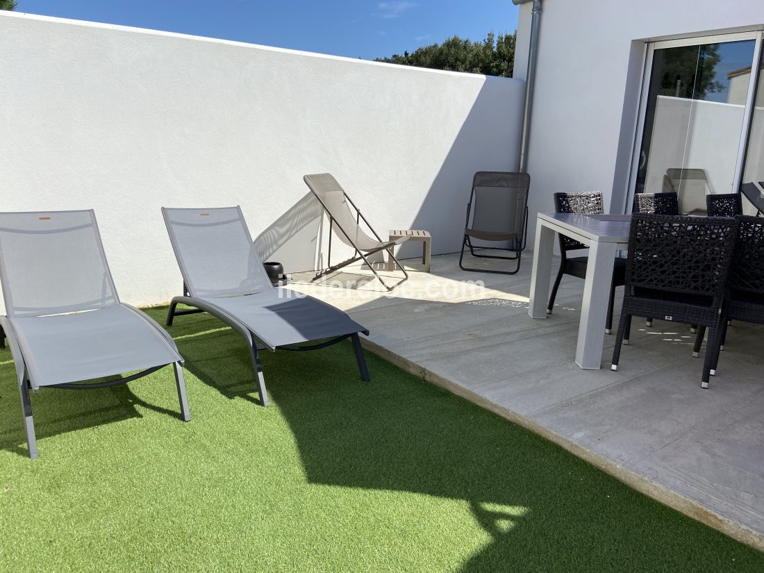 Photo 2 : TERRASSE d'une maison située à Sainte-Marie-de-Ré, île de Ré.