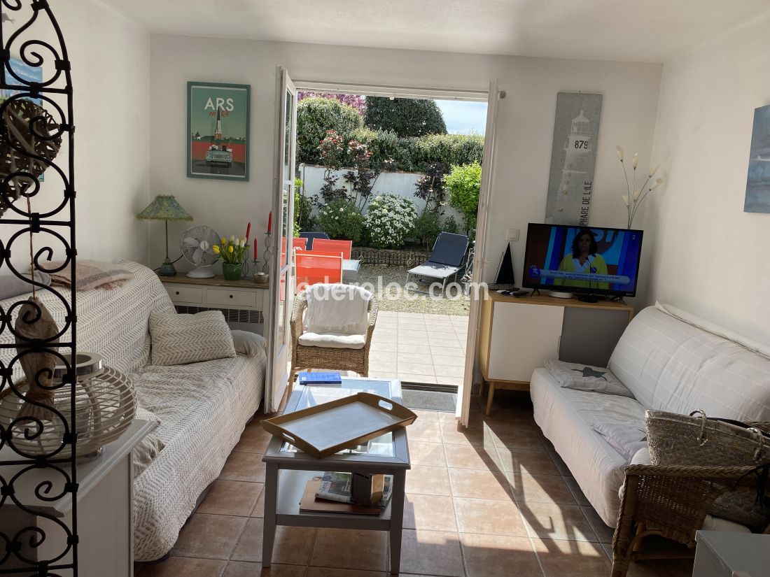 Photo 7 : SEJOUR d'une maison située à Ars en Ré, île de Ré.