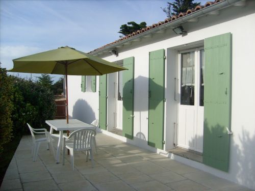 Photo 1 : TERRASSE d'une maison située à Sainte-Marie-de-Ré, île de Ré.