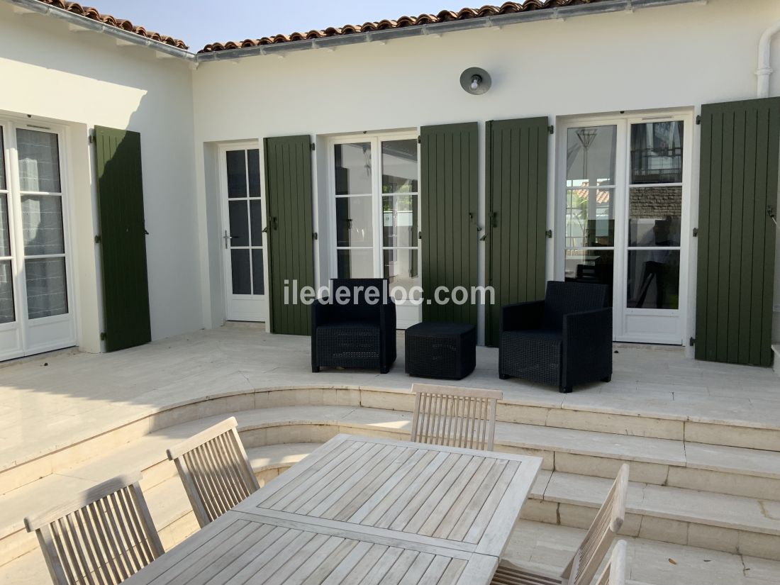 Photo 14 : TERRASSE d'une maison située à Sainte-Marie-de-Ré, île de Ré.