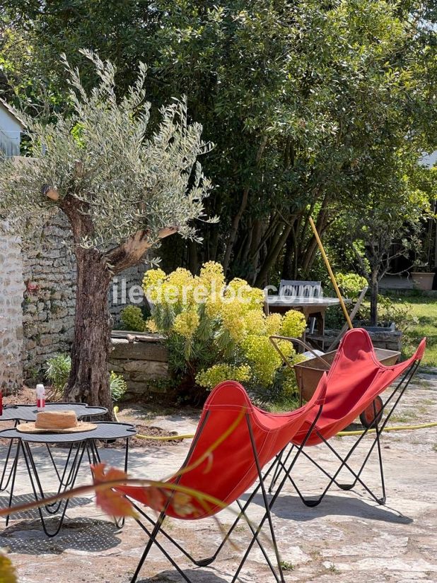 Photo 3 : JARDIN d'une maison située à Les Portes-en-Ré, île de Ré.