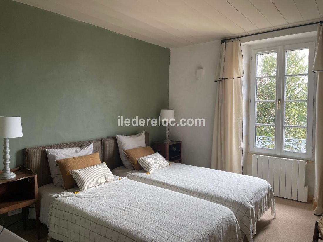 Photo 16 : CHAMBRE d'une maison située à Les Portes-en-Ré, île de Ré.