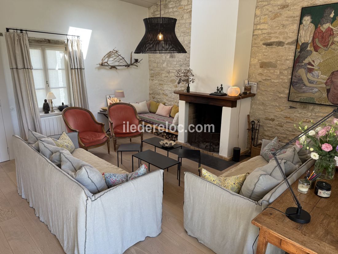 Photo 14 : SEJOUR d'une maison située à Ars en Ré, île de Ré.