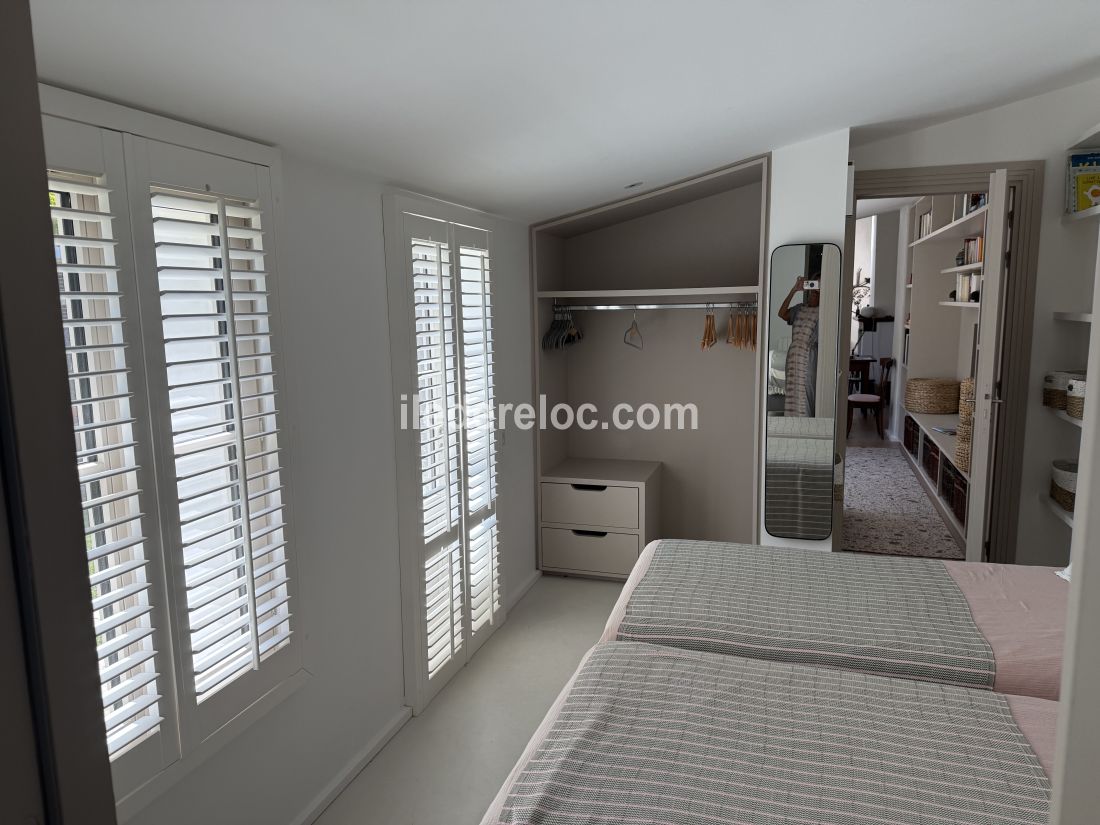 Photo 31 : CHAMBRE d'une maison située à Ars en Ré, île de Ré.