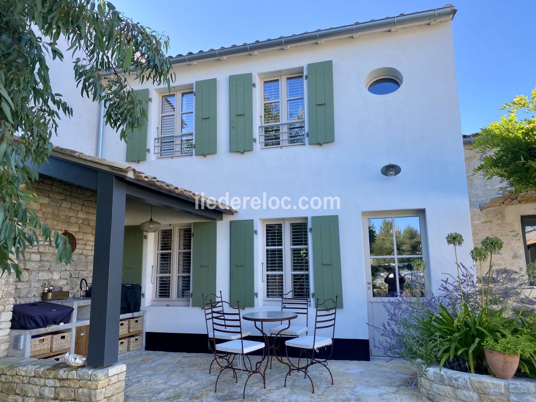 Photo 3 : NC d'une maison située à Ars en Ré, île de Ré.