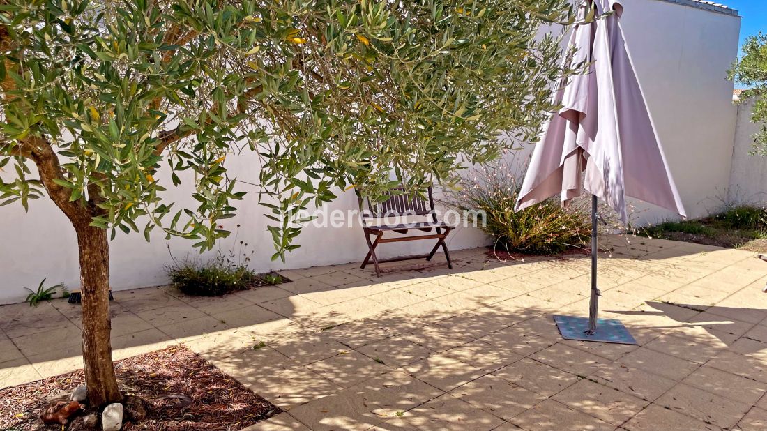 Photo 16 : TERRASSE d'une maison située à La Flotte-en-Ré, île de Ré.