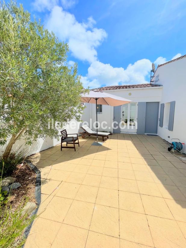 Photo 18 : TERRASSE d'une maison située à La Flotte-en-Ré, île de Ré.