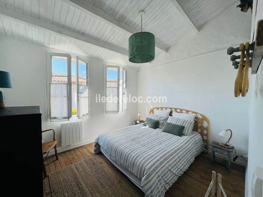 Photo 8 : CHAMBRE d'une maison située à La Couarde-sur-mer, île de Ré.