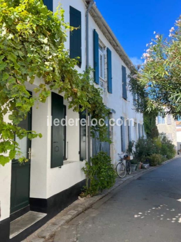 Photo 1 : EXTERIEUR d'une maison située à La Couarde-sur-mer, île de Ré.