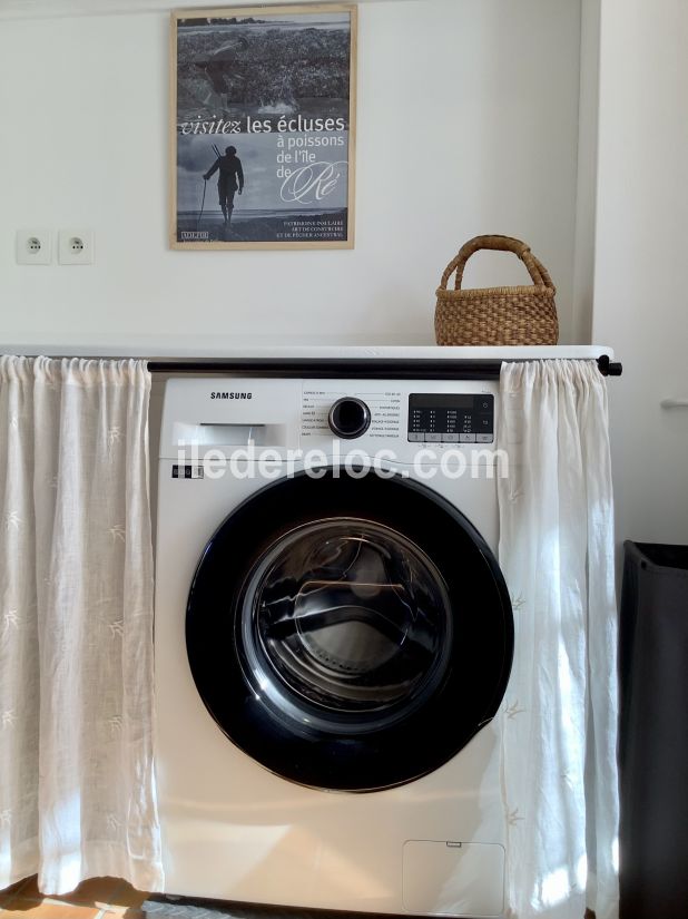 Photo 20 : SALLEDEBAIN d'une maison située à Sainte-Marie-de-Ré, île de Ré.