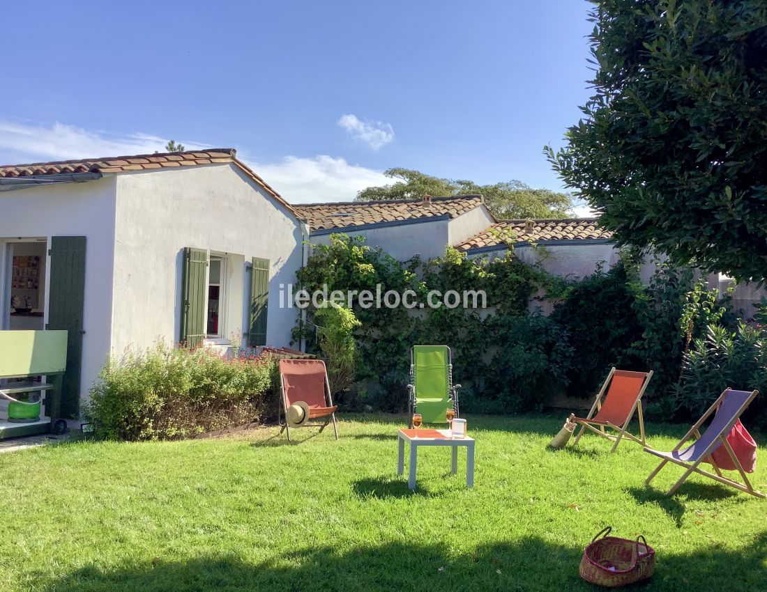 Photo 8 : JARDIN d'une maison située à Sainte-Marie-de-Ré, île de Ré.