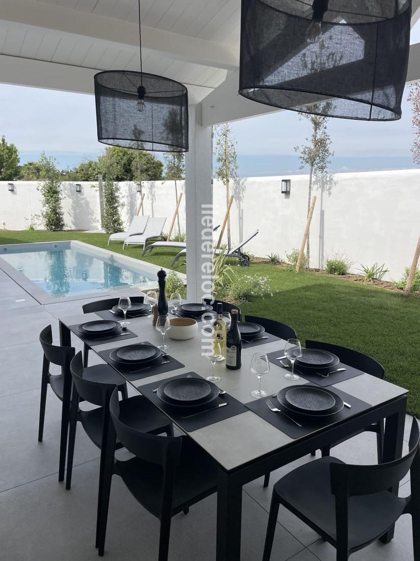 Photo 4 : TERRASSE d'une maison située à Le Bois-Plage-en-Ré, île de Ré.