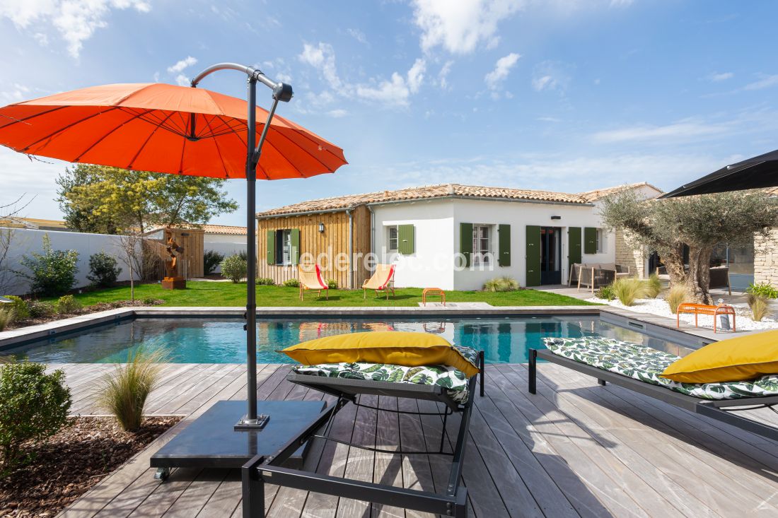 Photo 2 : EXTERIEUR d'une maison située à Le Bois-Plage-en-Ré, île de Ré.