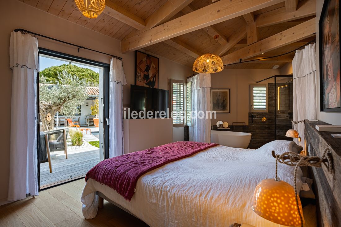 Photo 27 : CHAMBRE d'une maison située à Le Bois-Plage-en-Ré, île de Ré.