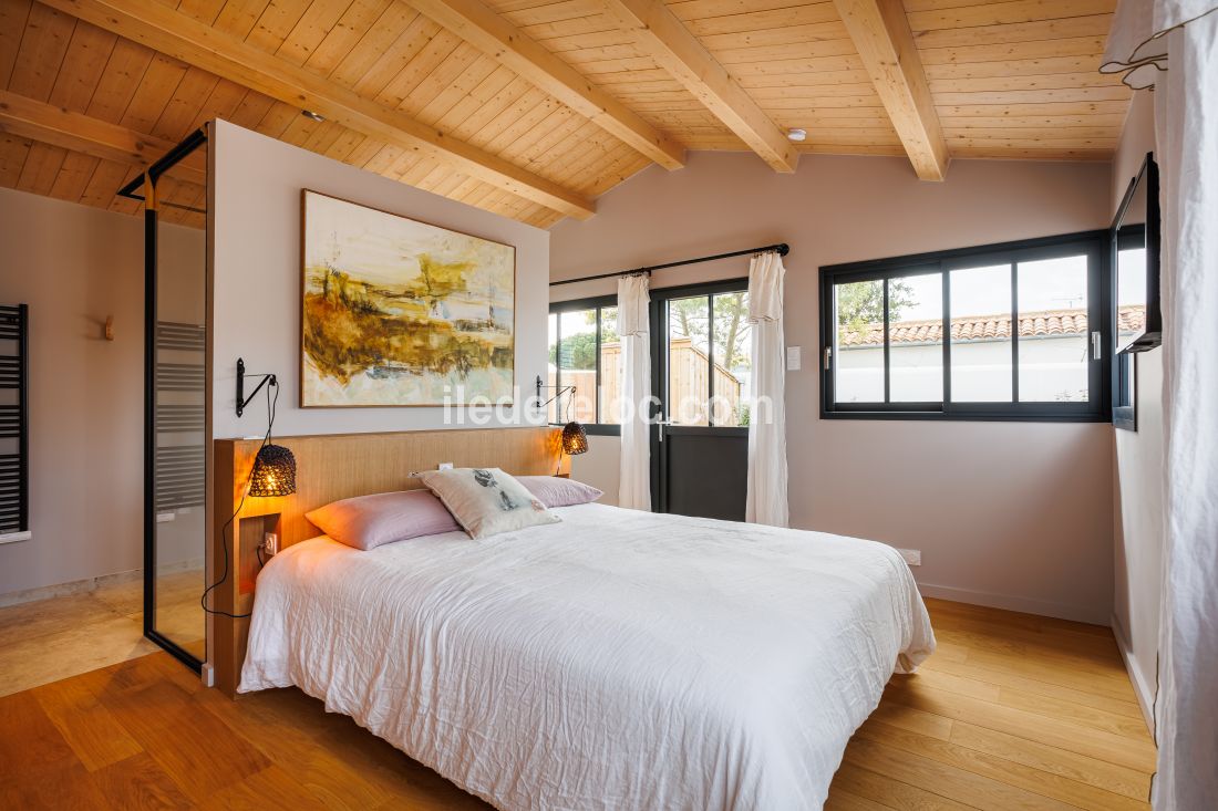 Photo 29 : CHAMBRE d'une maison située à Le Bois-Plage-en-Ré, île de Ré.