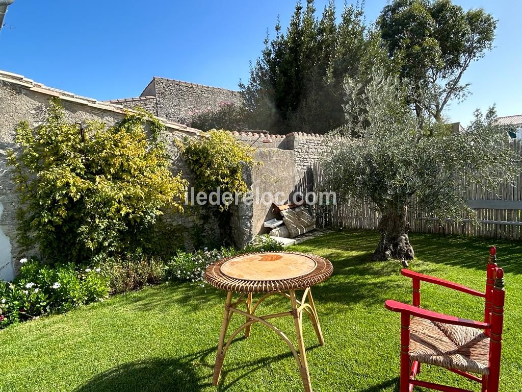 Photo 22 : JARDIN d'une maison située à La Couarde-sur-mer, île de Ré.