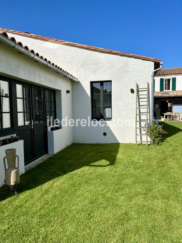 Photo 20 : JARDIN d'une maison située à La Couarde-sur-mer, île de Ré.