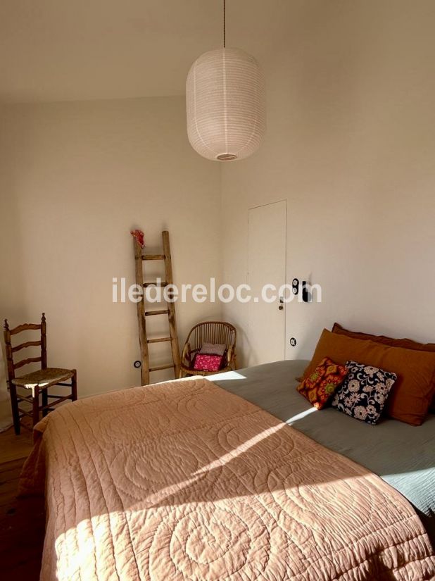 Photo 39 : CHAMBRE d'une maison située à La Couarde-sur-mer, île de Ré.