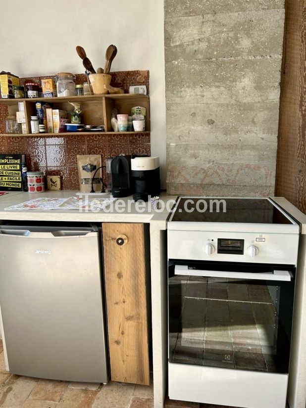 Photo 32 : CUISINE d'une maison située à La Couarde-sur-mer, île de Ré.