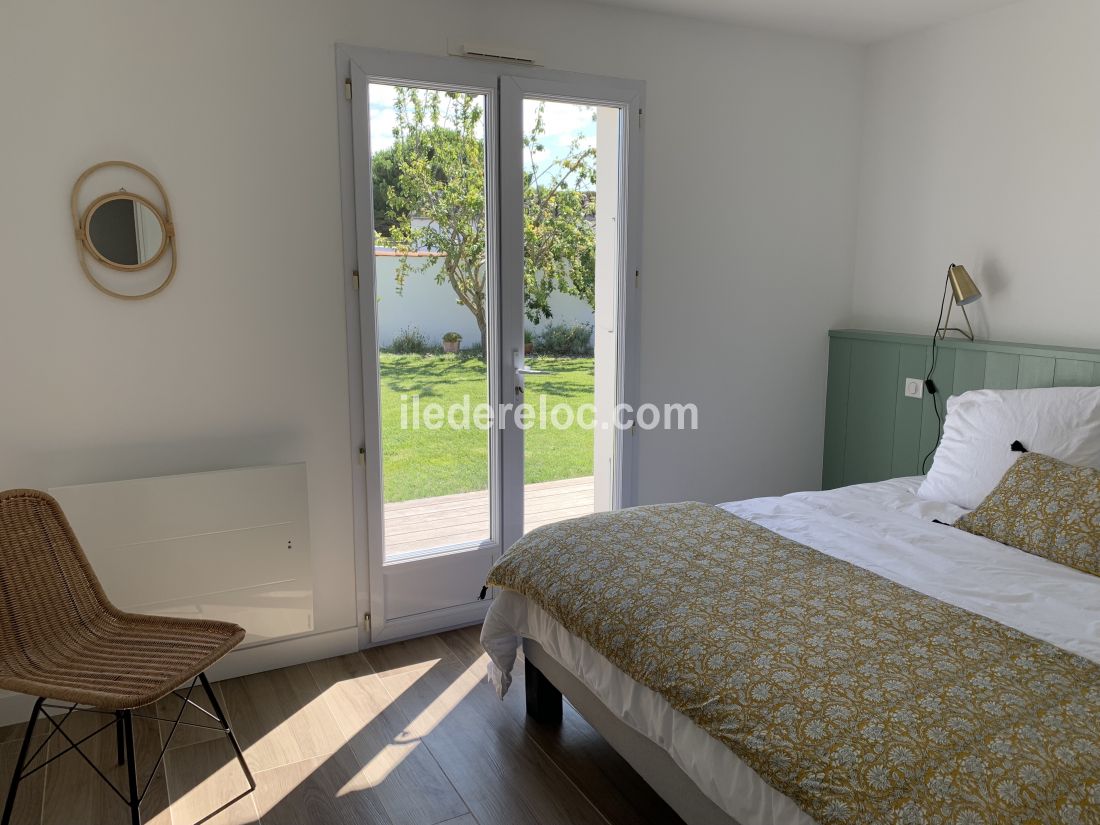 Photo 15 : CHAMBRE d'une maison située à Le Bois-Plage-en-Ré, île de Ré.