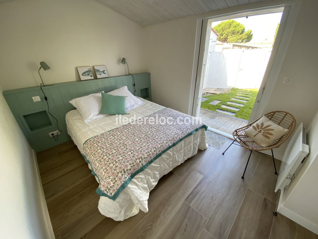 Photo 16 : CHAMBRE d'une maison située à Le Bois-Plage-en-Ré, île de Ré.