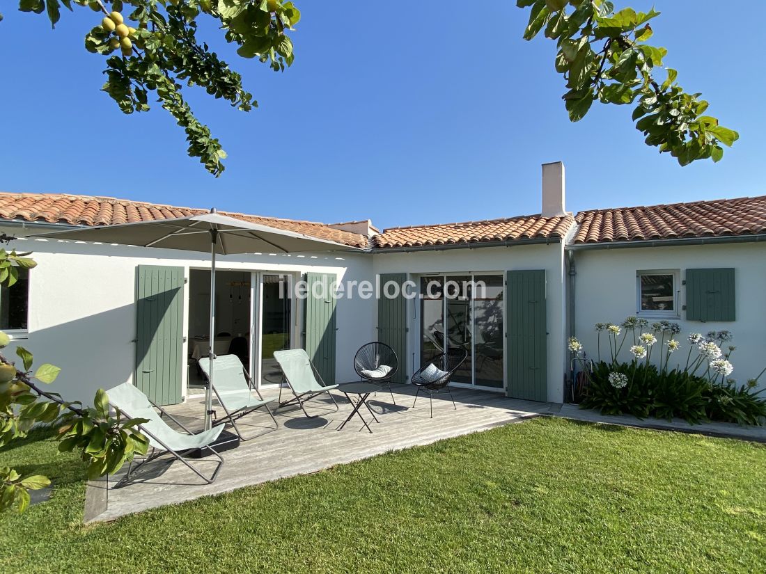 Photo 1 : TERRASSE d'une maison située à Le Bois-Plage-en-Ré, île de Ré.