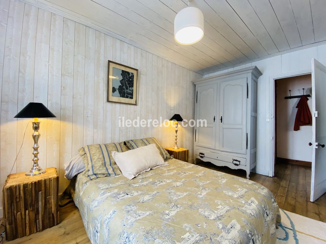 Photo 36 : CHAMBRE d'une maison située à La Couarde-sur-mer, île de Ré.