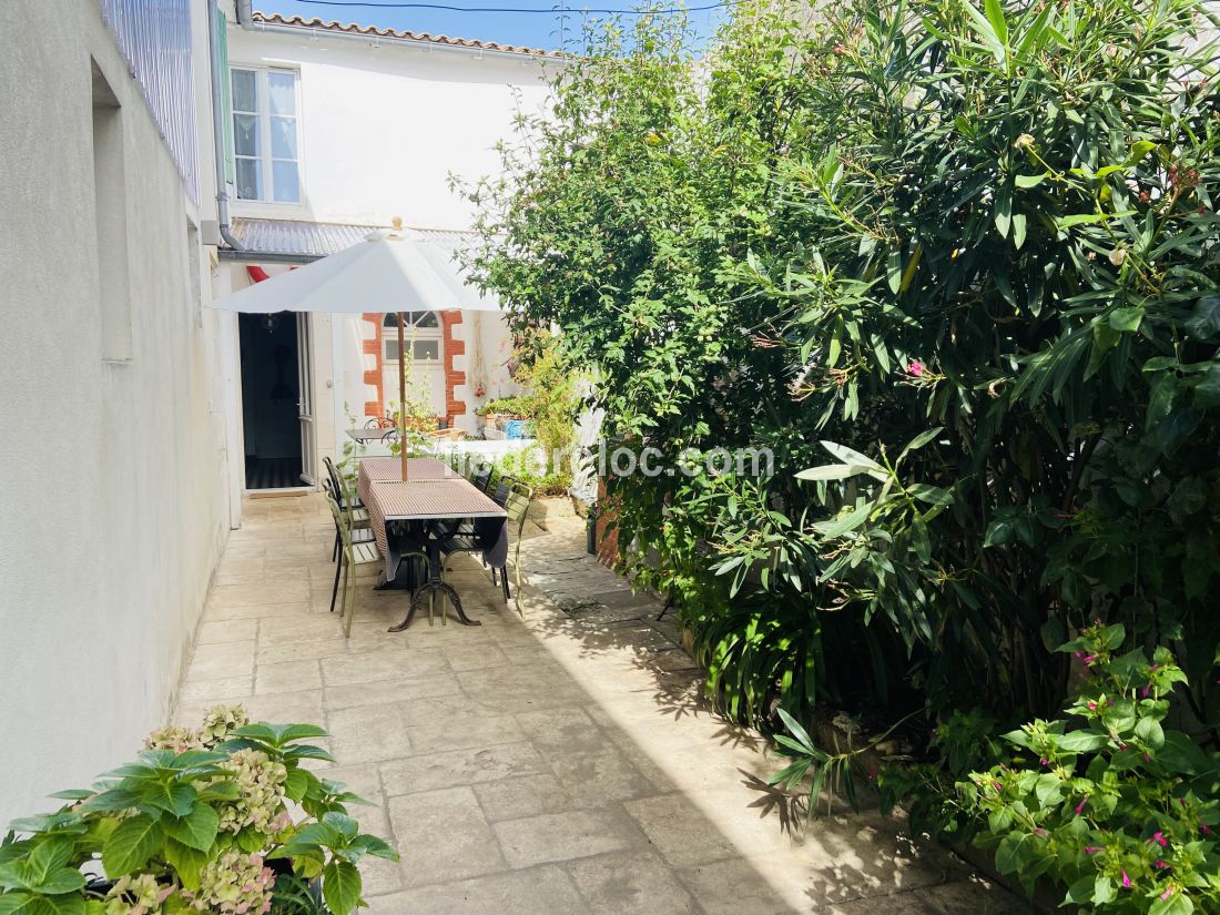 Photo 5 : TERRASSE d'une maison située à La Couarde-sur-mer, île de Ré.