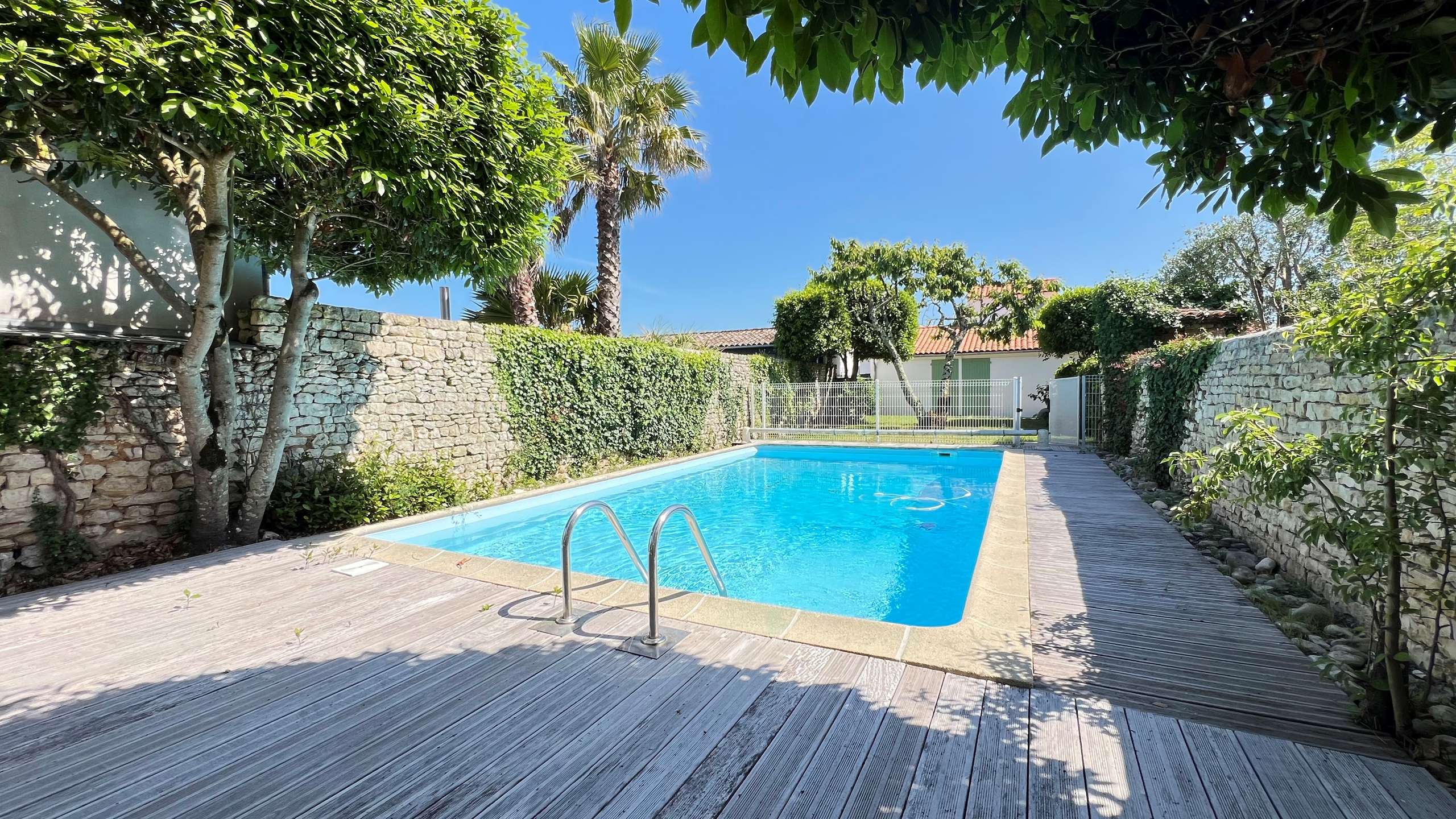 Photo 1 :  d'une maison située à Sainte-Marie-de-Ré, île de Ré.