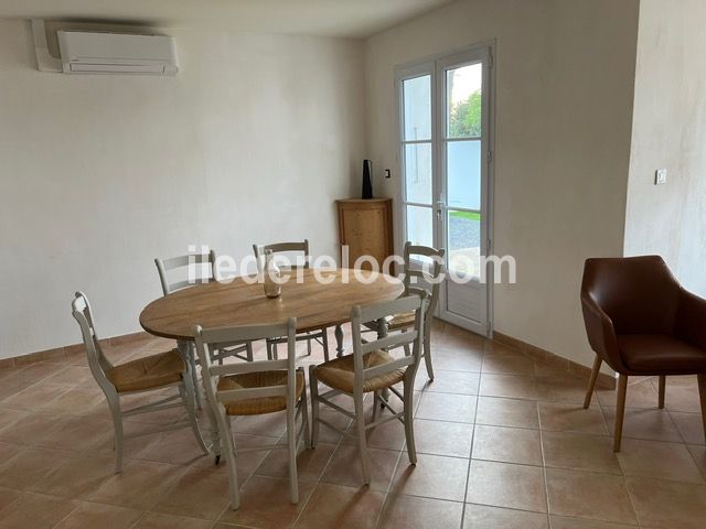 Photo 4 : SEJOUR d'une maison située à Le Bois-Plage-en-Ré, île de Ré.