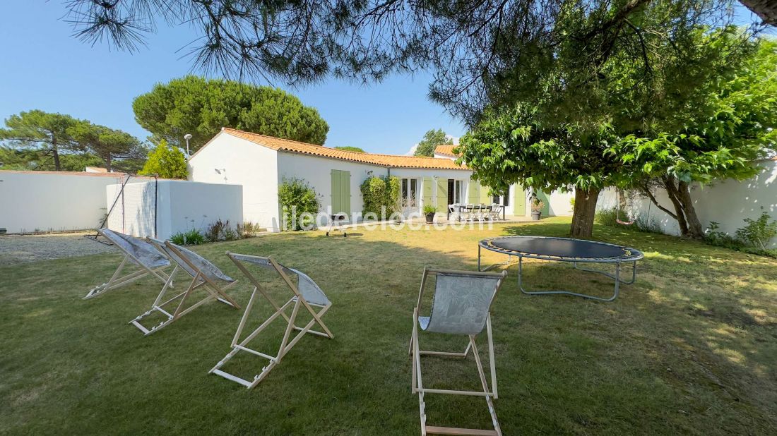 Photo 19 : JARDIN d'une maison située à La Couarde-sur-mer, île de Ré.