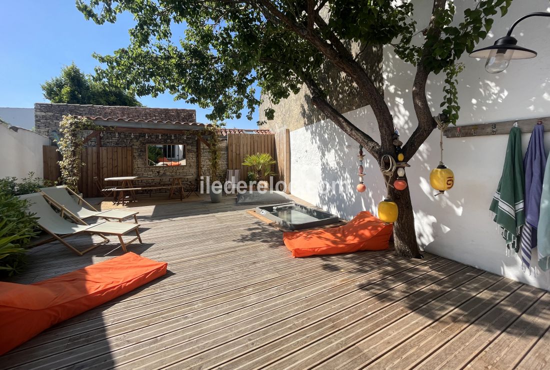 Photo 2 : PATIO d'une maison située à La Couarde-sur-mer, île de Ré.