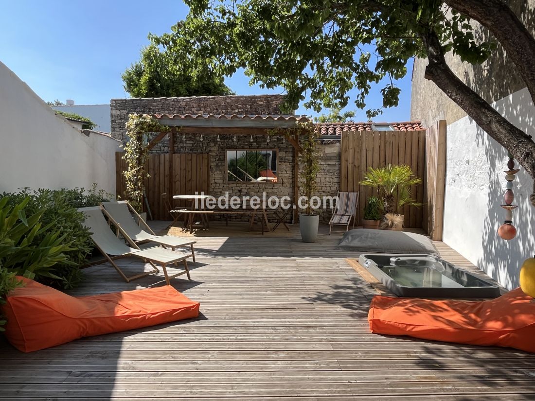 Photo 1 : PATIO d'une maison située à La Couarde-sur-mer, île de Ré.