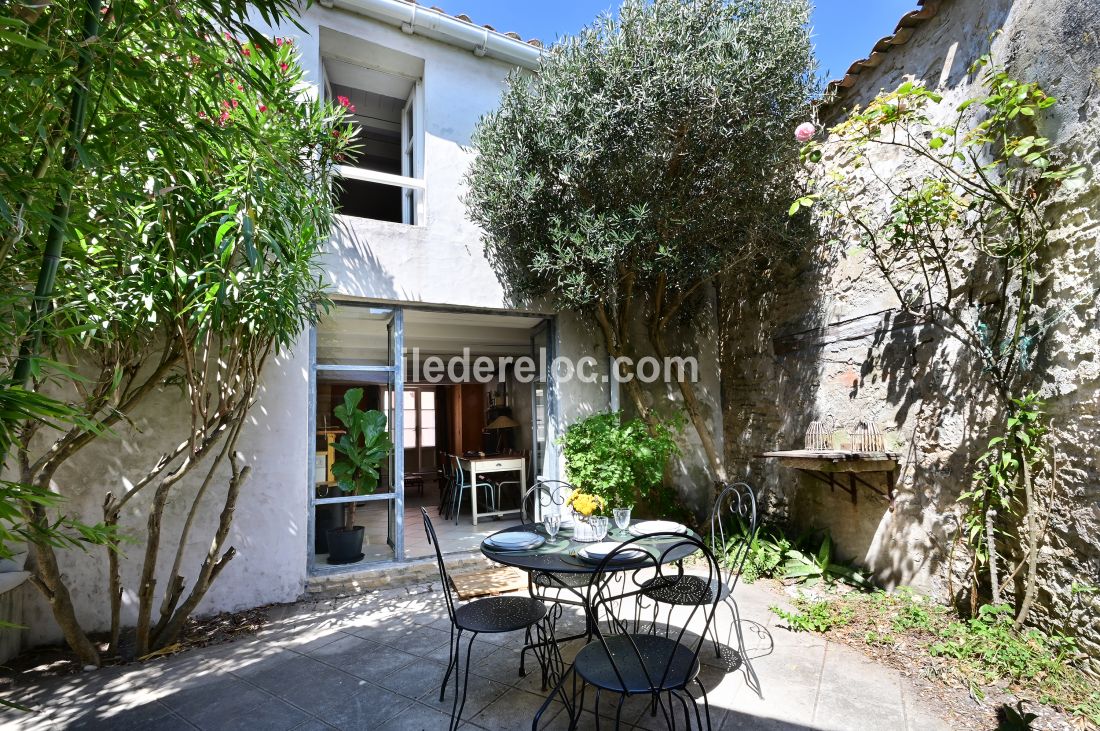 Photo 1 : NC d'une maison située à Ars en Ré, île de Ré.