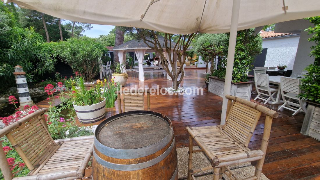 Photo 26 : TERRASSE d'une maison située à Sainte-Marie-de-Ré, île de Ré.