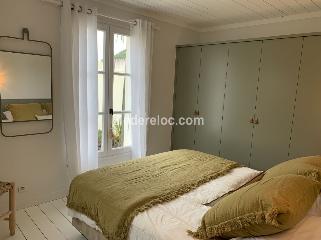 Photo 7 : CHAMBRE d'une maison située à Le Bois-Plage-en-Ré, île de Ré.