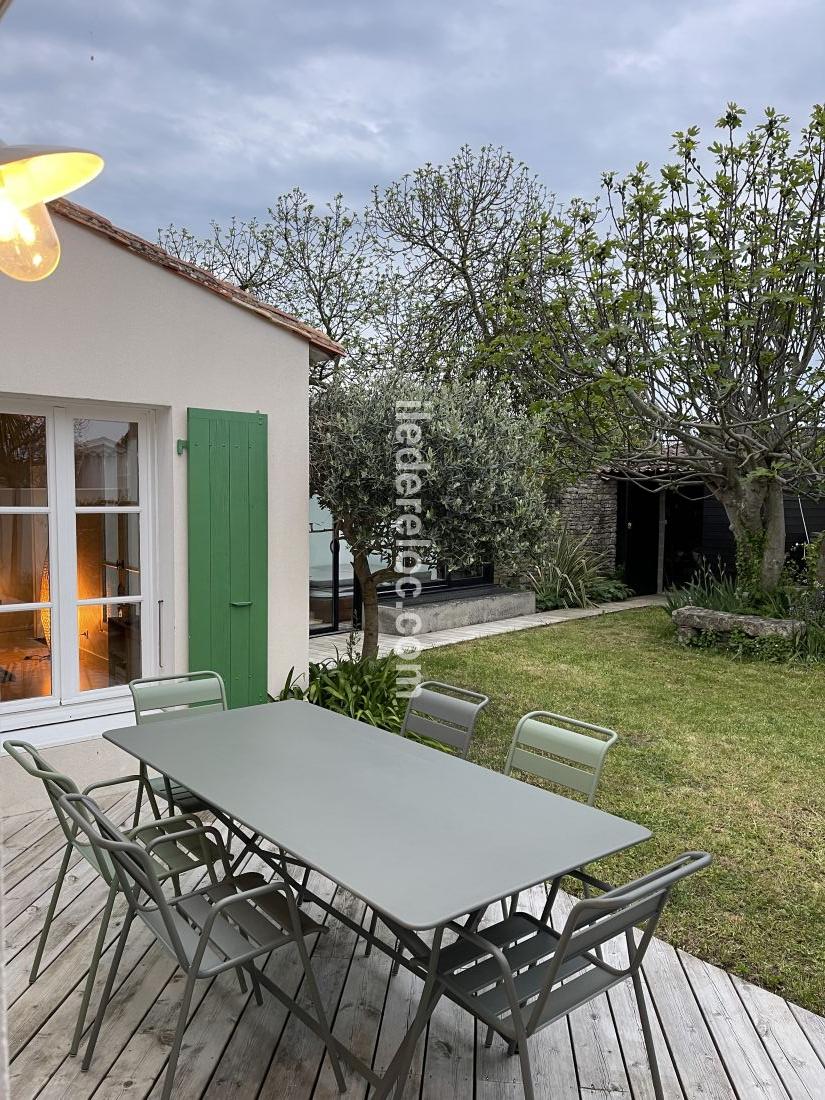 Photo 4 : TERRASSE d'une maison située à Le Bois-Plage-en-Ré, île de Ré.