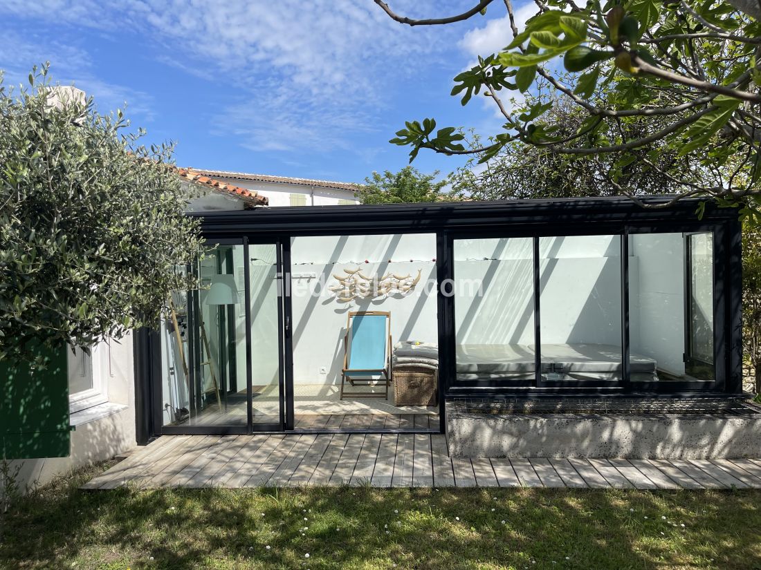 Photo 5 : EXTERIEUR d'une maison située à Le Bois-Plage-en-Ré, île de Ré.