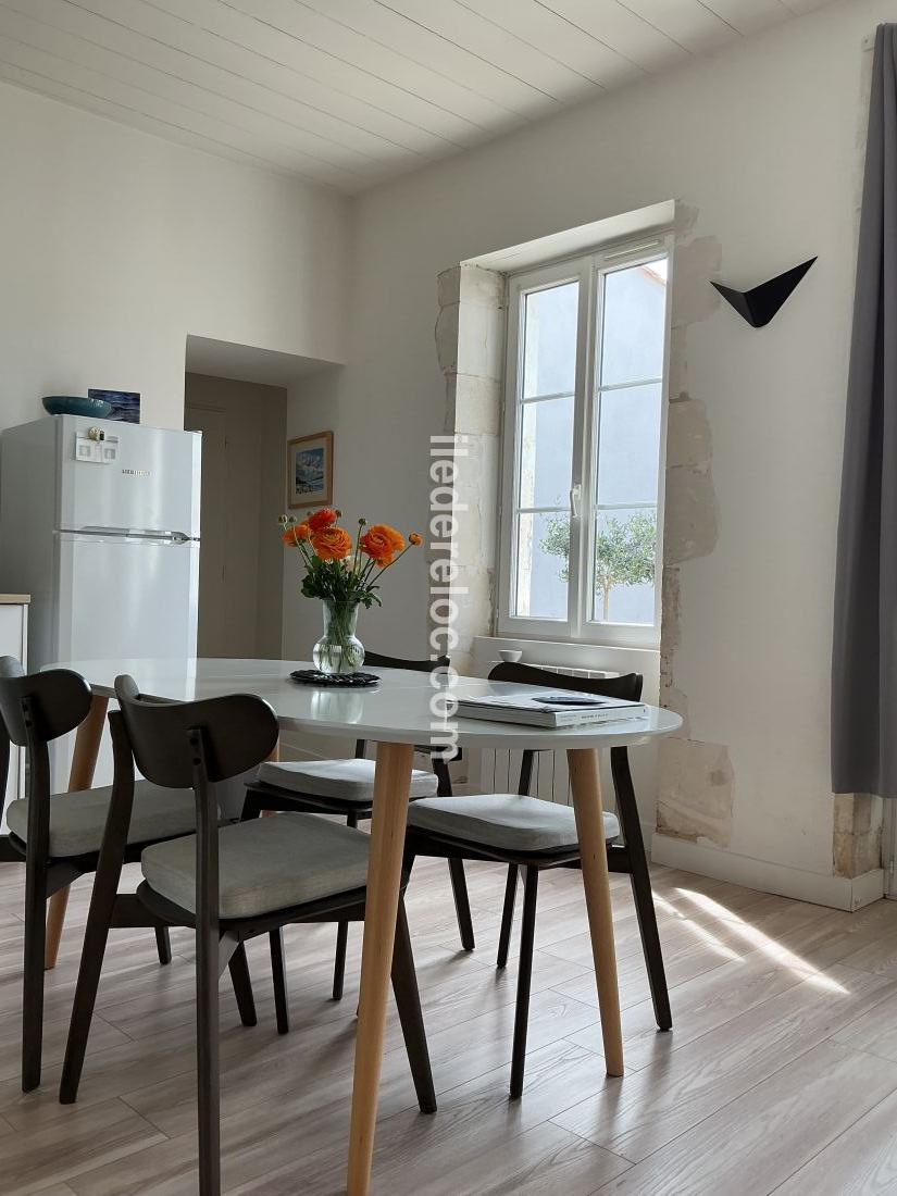 Photo 10 : SEJOUR d'une maison situ&eacute;e &agrave; La Flotte-en-R&eacute;, &icirc;le de R&eacute;.