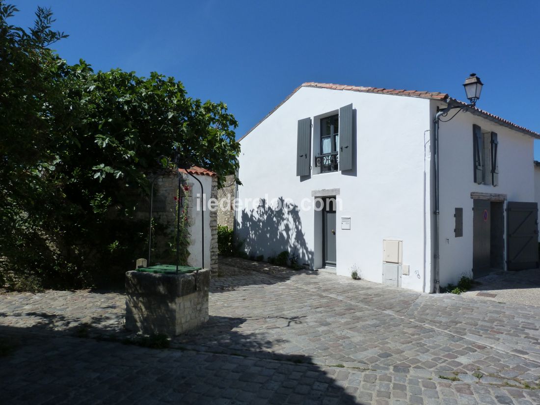 Photo 1 : EXTERIEUR d'une maison située à Saint-Martin-de-Ré, île de Ré.