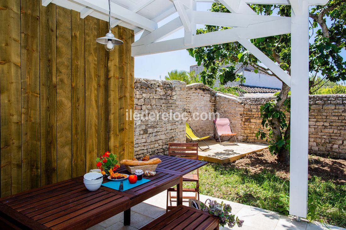 Photo 9 : TERRASSE d'une maison située à Sainte-Marie-de-Ré, île de Ré.