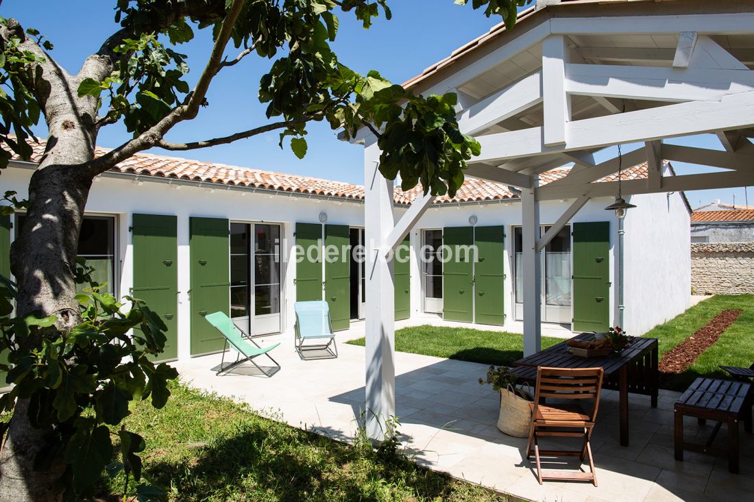 Photo 12 : EXTERIEUR d'une maison située à Sainte-Marie-de-Ré, île de Ré.