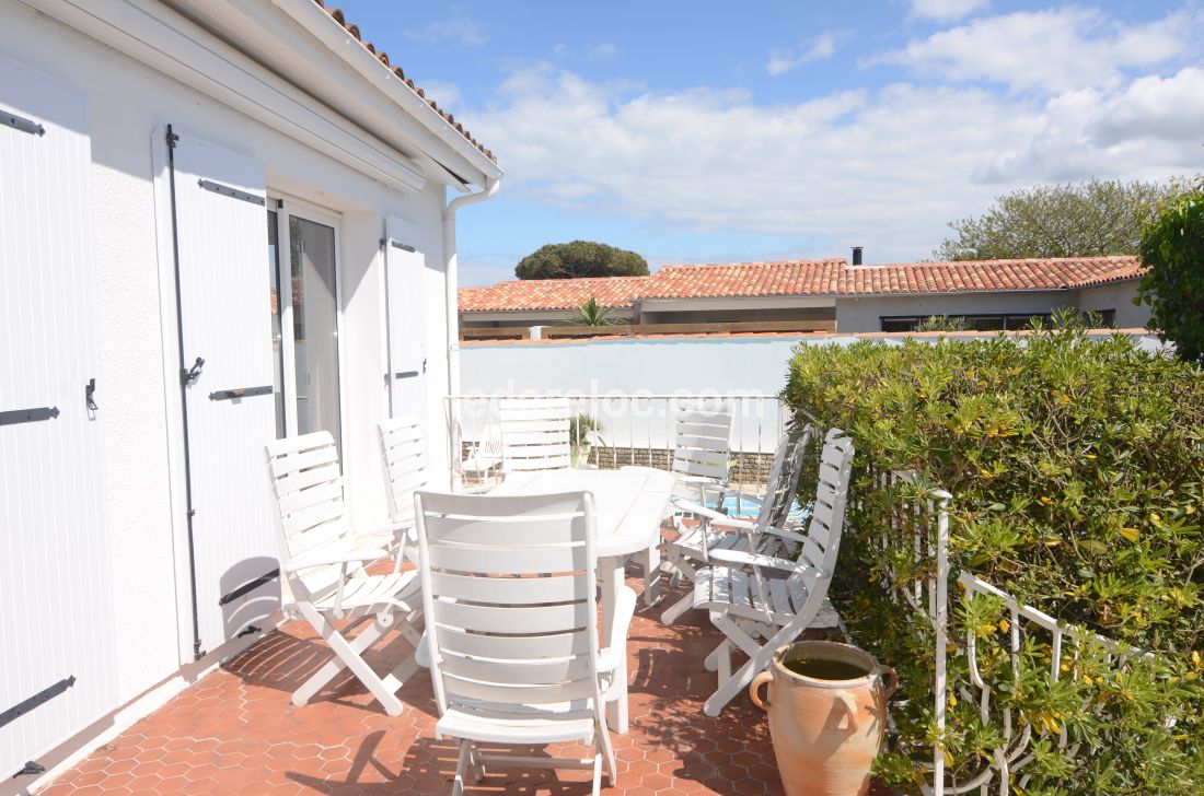 Photo 15 : TERRASSE d'une maison située à Le Bois-Plage-en-Ré, île de Ré.