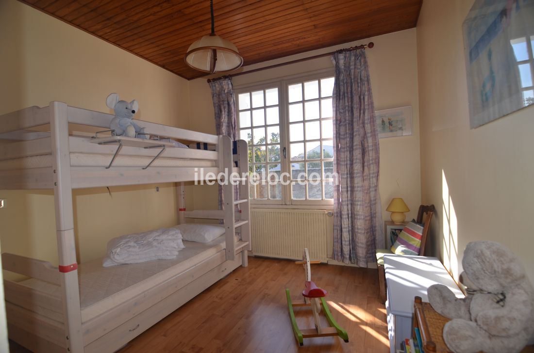 Photo 10 : CHAMBRE d'une maison située à Le Bois-Plage-en-Ré, île de Ré.